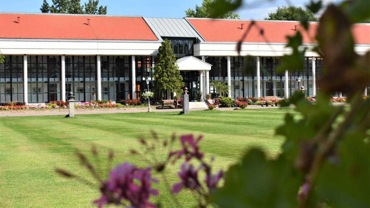 Hotel Club Tisza Lakitelek Экстерьер фото